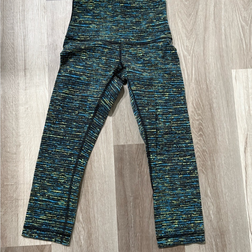Lululemon Wunder Under Crop Leggings. Size 4